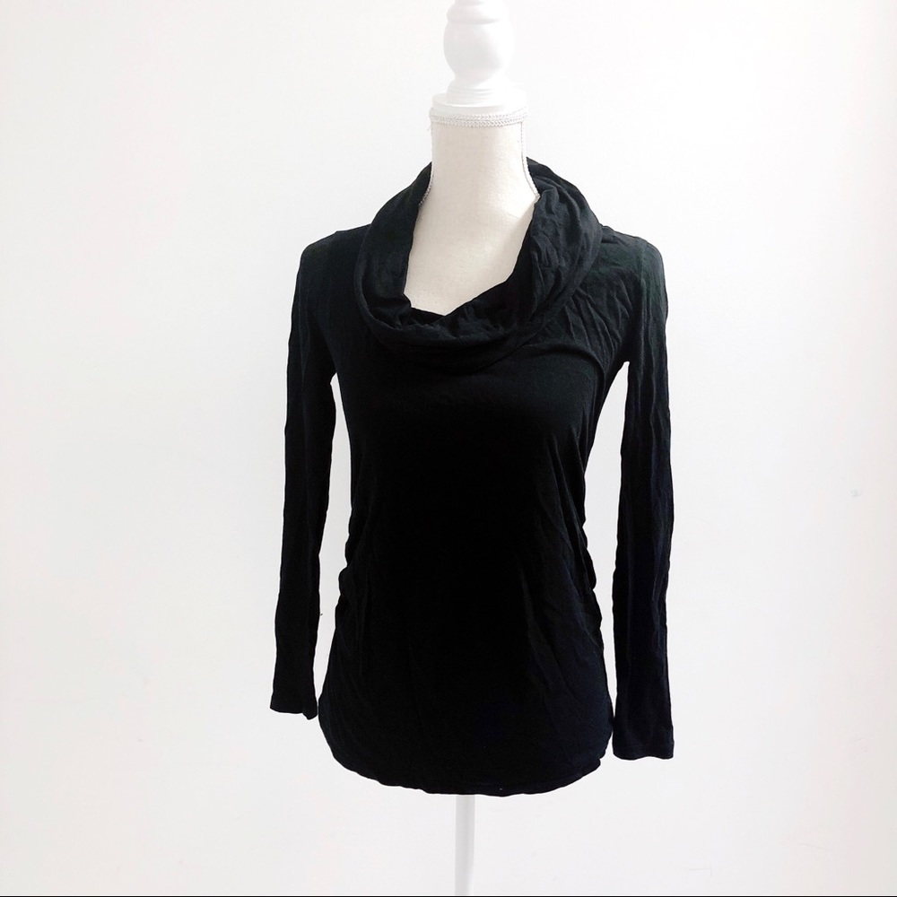 🤰🏻🖤 Gap Maternity long sleeve shirt